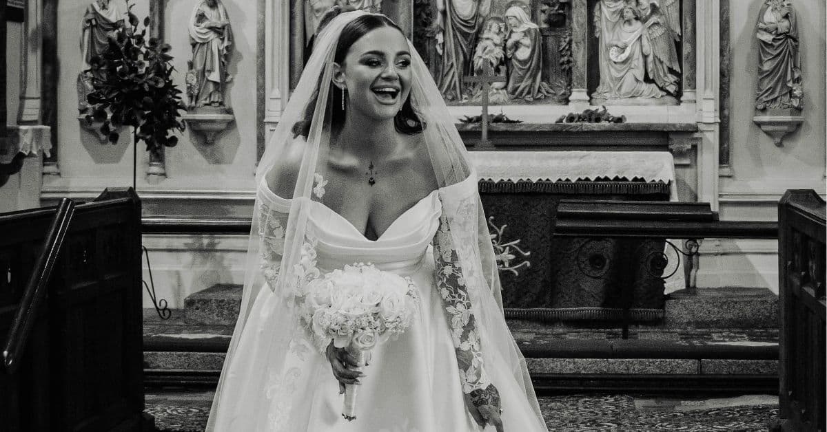 Georgia travelled from Cornwall to Bijoux to find her Wedding Dress