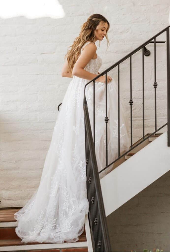 Essense of Australia | Bijoux Bridal | Style D4007