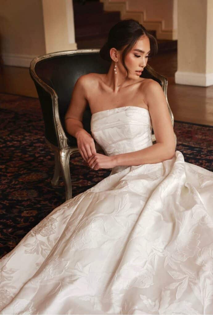 Essense of Australia | Bijoux Bridal | Style D4304