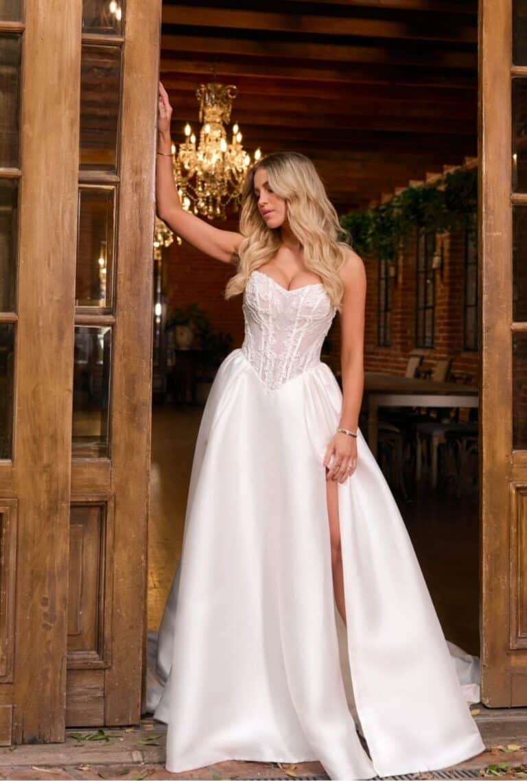 Essense of Australia | Bijoux Bridal | Style D4332