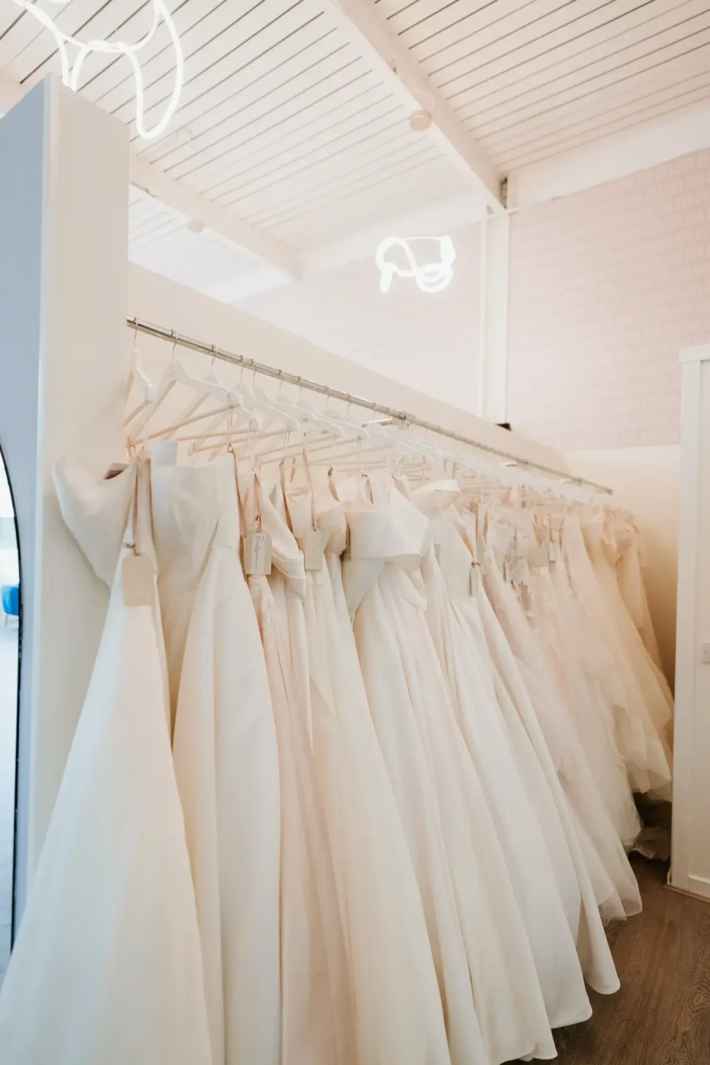 How to Choose a Wedding Dress