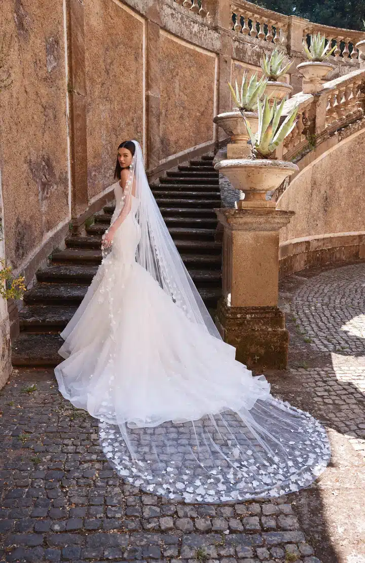 Veni-Infantino63203-Backview-Bijoux-Bridal