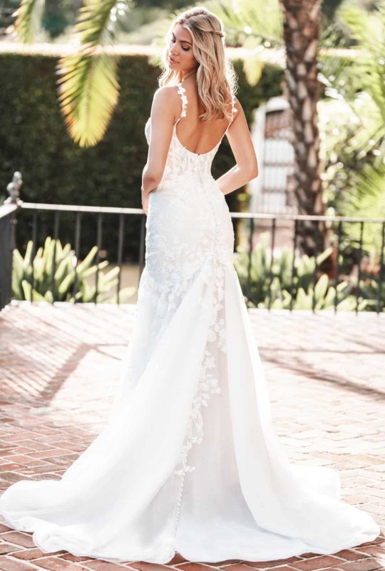 Allure Romance | Style R3752 | Back View